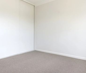 NEWLY RENOVATED HOME IN GREAT NORTH GEELONG LOCATION - Photo 5