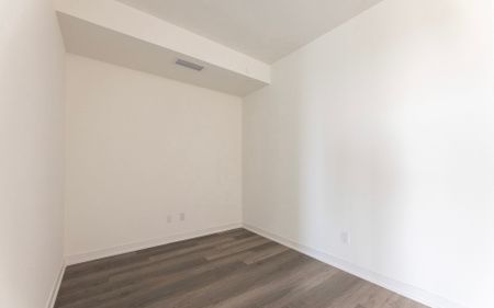 For Lease - 6 David Eyer Road Unit# 314, Richmond Hill, Ontario - Photo 5