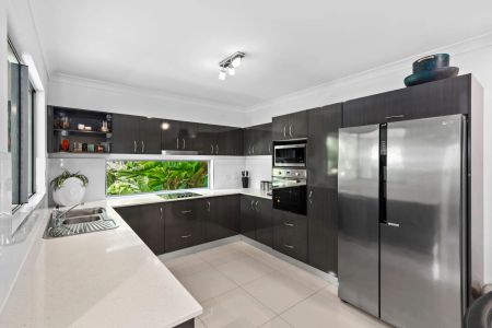 Unit 2/165 Greenslopes Street, - Photo 3