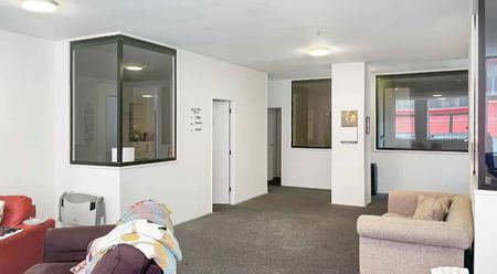 Perfect for students -Spacious 6-Bedroom Apartment in the Heart of Wellington - Photo 3