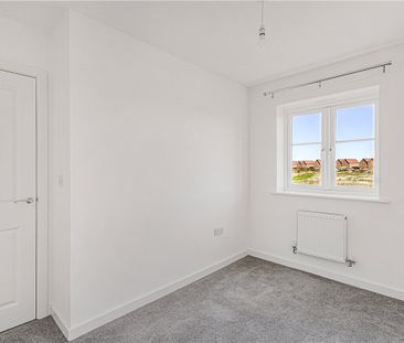 Particularly well presented three bedroom semi-detached house with ... - Photo 3