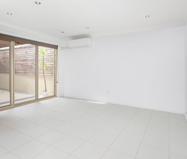 Modern Duplex Living in Peaceful Kiama Downs - Photo 2