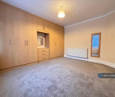 2 bedroom maisonette to rent - Photo 3