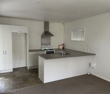 THREE KINGS - One bedroom unit - Photo 3