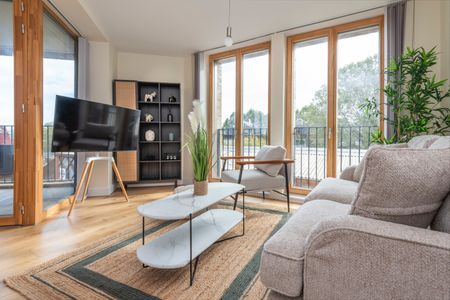 2 Bed Flat, Lockton Street, W10 - Photo 3