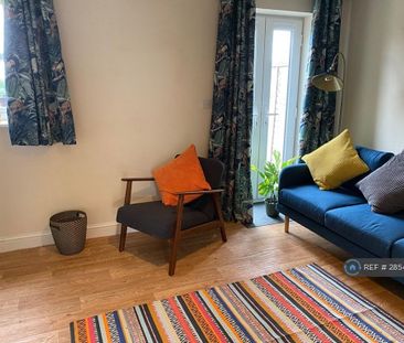 3 bedroom semi-detached house to rent - Photo 3