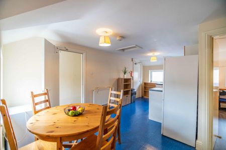 Flat 4, 24 Barbican Road - Photo 2