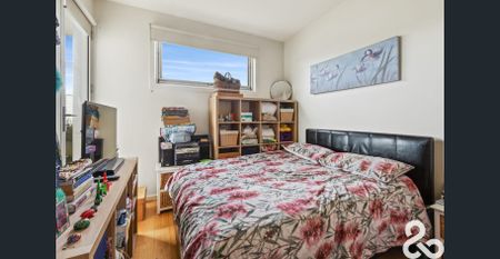 SPACIOUS, COMFORTABLE & LOCATION! - Photo 3