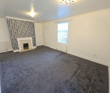 2 bedroom ground floor flat to rent - Photo 2