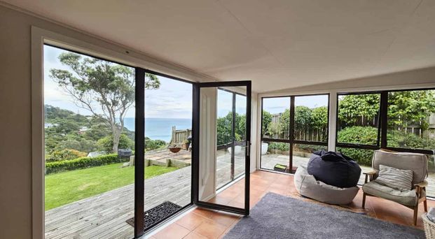 4 bedrooms, single level, garage, Pukerua Bay - Photo 1