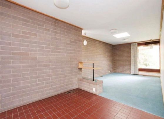 Glen Waverley - Photo 1