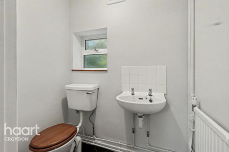 3 bedroom detached house to rent - Photo 2