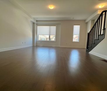 For Lease - 7 Wisla Avenue, Markham, Ontario - Photo 2