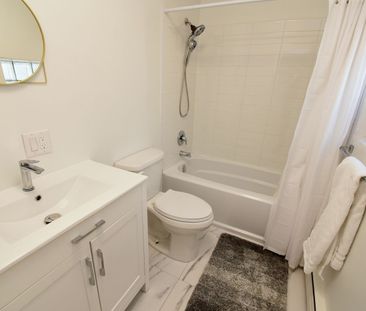 For Lease - 2177 Lakeshore Road Unit# Upper, Burlington, Ontario - Photo 4