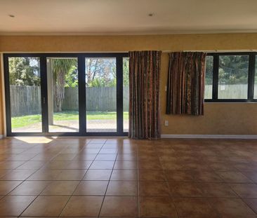 Family Home in Springfield - Springfield - Photo 1