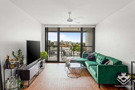 Contemporary Inner-City Living Outstanding location & outlook Everything right on your door step - Photo 4