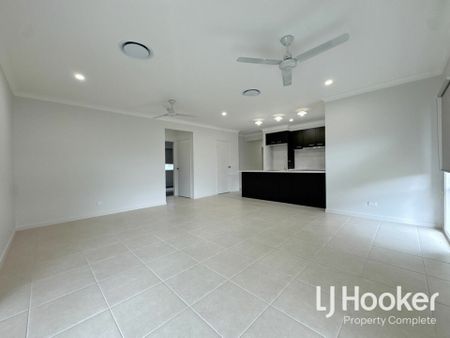 Brand New in Birnam Views - Ducted Air Conditioning - 2 x Living Zones - Photo 2