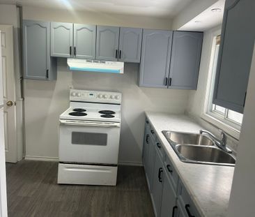 For Lease - 441 Parkview Crescent, Cambridge, Ontario - Photo 2