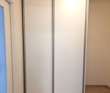 Pronájem bytu 1+kk 38 m2 - Fotografie 5