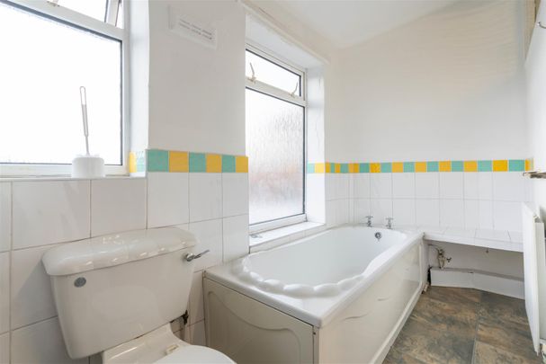 3 bed apartment to rent in Kenton Road, Newcastle Upon Tyne, NE3 - Photo 1