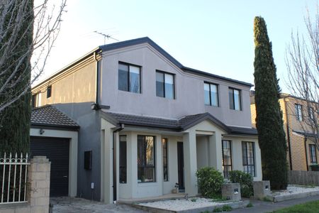 2 Winchester Way, Broadmeadows VIC 3047 - Photo 4