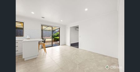 Neat & Comfortable Living in a Quiet Narre Warren Location - Photo 2