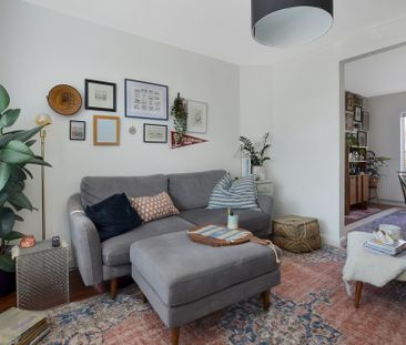 An unfurnished three bedroom semi detached home, in a highly sought... - Photo 2