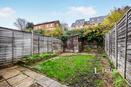 3 bedroom house to rent Cline Road, Guildford, GU1 - Photo 4