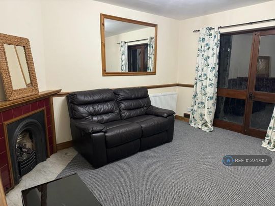 2 bedroom terraced house to rent - Photo 1