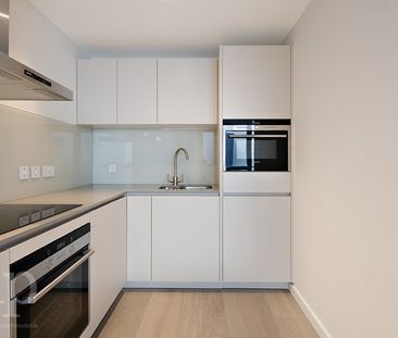 1 Bedroom Apartment, Fouberts Place, Soho, W1F - Photo 4