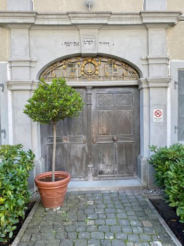 Sehr schöne und helle 3,5-Zimmer-Wohnung in wunderschönem Altbau in Hohenems - Foto 3