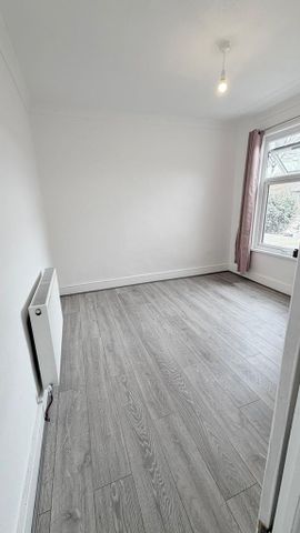 5 bedroom terraced house to rent - Photo 3