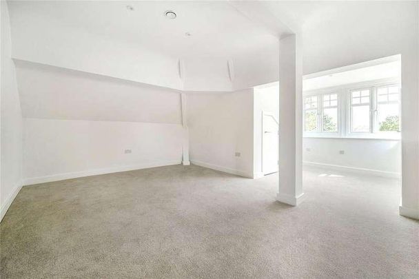 Catteshall Road, Godalming, Surrey, GU7 - Photo 1