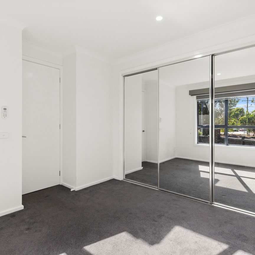 1/8 Satelburg Court, Heidelberg West VIC 3081 - Townhouse For Rent | Domain - Photo 1