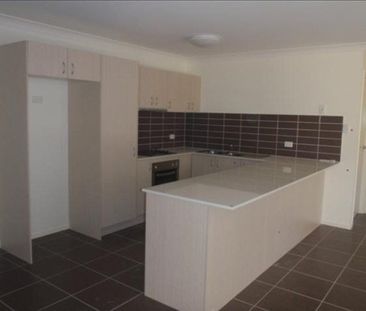 Family Home in Collingwood Park - Photo 2