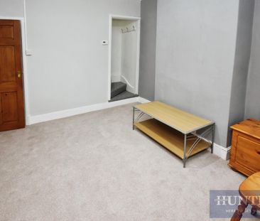 2 bedroom House To Let Total Size: 948 SQ FT - Photo 2