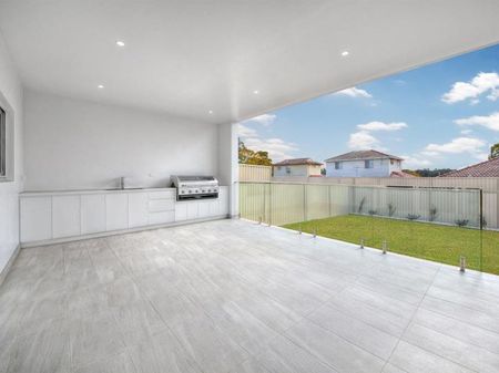 LIGHT, BRIGHT & MODERN - Photo 5