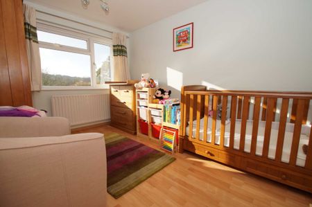 3 bed House for rent - Photo 3