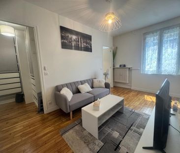 Location Appartement 2 pièces 32m² ST MAUR DES FOSSES 94100 - Photo 2