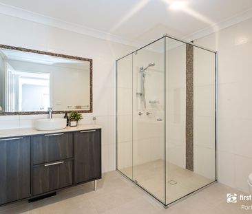 STUNNING SPACIOUS DUPLEX – CAPTIVATING WATERVIEWS - Photo 2