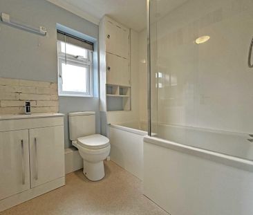 2 bedroom semi-detached house to rent - Photo 4