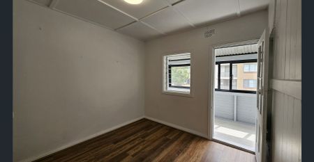 Beautifully Renovated Victorian Terrace in Prime Pyrmont Location - Photo 3