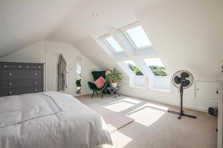 4 bedroom detached house to rent - Photo 3