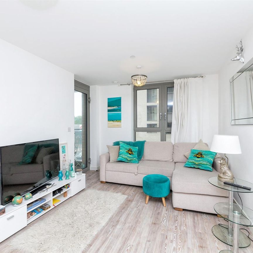 Flat To Let - Photo 1