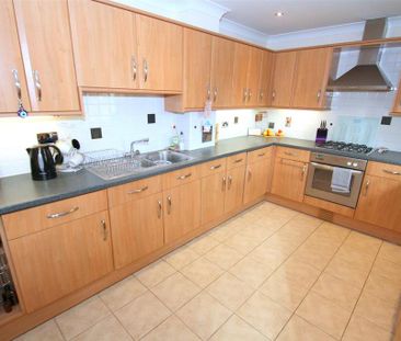 2 bedroom flat to rent - Photo 3