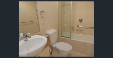 A HIDDEN HAVEN OF SINGLE LEVEL LIVING - Photo 5