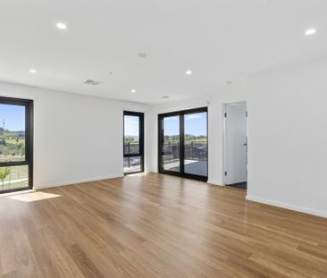 Stylish and Contemporary Design - Photo 2