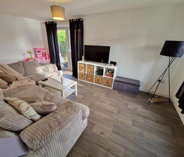 3 bedroom detached house to rent - Photo 2