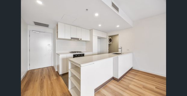 Modern Comfort & Convenience in the Heart of Toowong - Photo 1