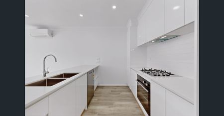 7 Fen Walk, Point Cook, Vic 3030 - Photo 5